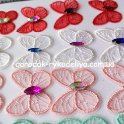 Метелик вишитий , колір червоний